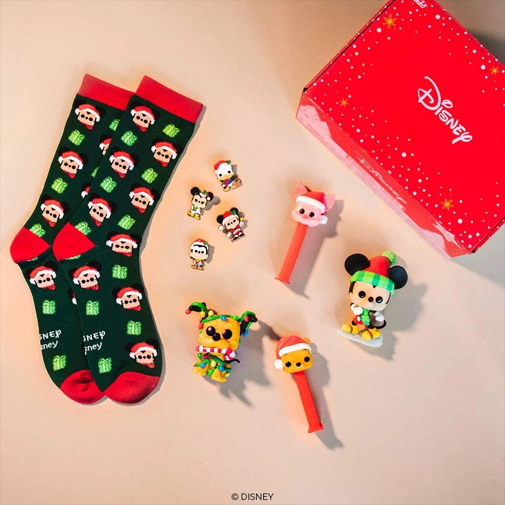 Quantum Collectibles Funko Pop! Disney Holiday Collectors Box - With 2 Pop! Vinyl Figures - Amazon Exclusive Pre-Order 4 Quantum Collectibles Funko Pop! Disney Holiday Collectors Box - With 2 Pop! Vinyl Figures - Amazon Exclusive Pre-Order